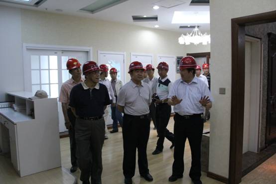 青海省經(jīng)濟(jì)委員會(huì)黨組書(shū)記、主任，省國(guó)資委  黨委副書(shū)記、副主任吳海昆實(shí)地考察物產(chǎn)集團(tuán)重點(diǎn)項(xiàng)目