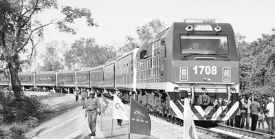 搭中國快車，促非洲發(fā)展